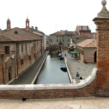 4b Villa Llido Degli Estensi